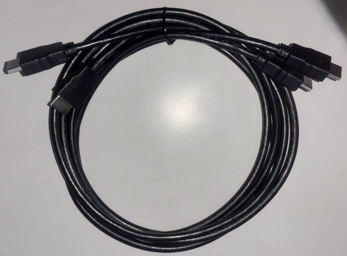 即決200円 中古品 HIGH SPEED HDMI CABLE 1.7m ×2本_画像1