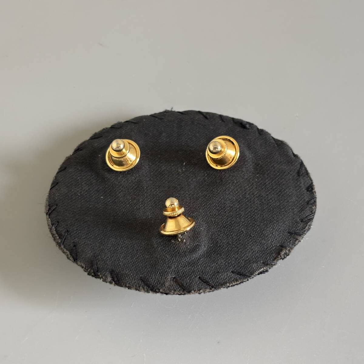 希少 BURBERRYS バーバリー 刺繍 エンブレム ピンブローチ バッチ ワッペン エクストリアンナイト 馬上の騎士 旧ロゴ ヴィンテージ vintage_画像5