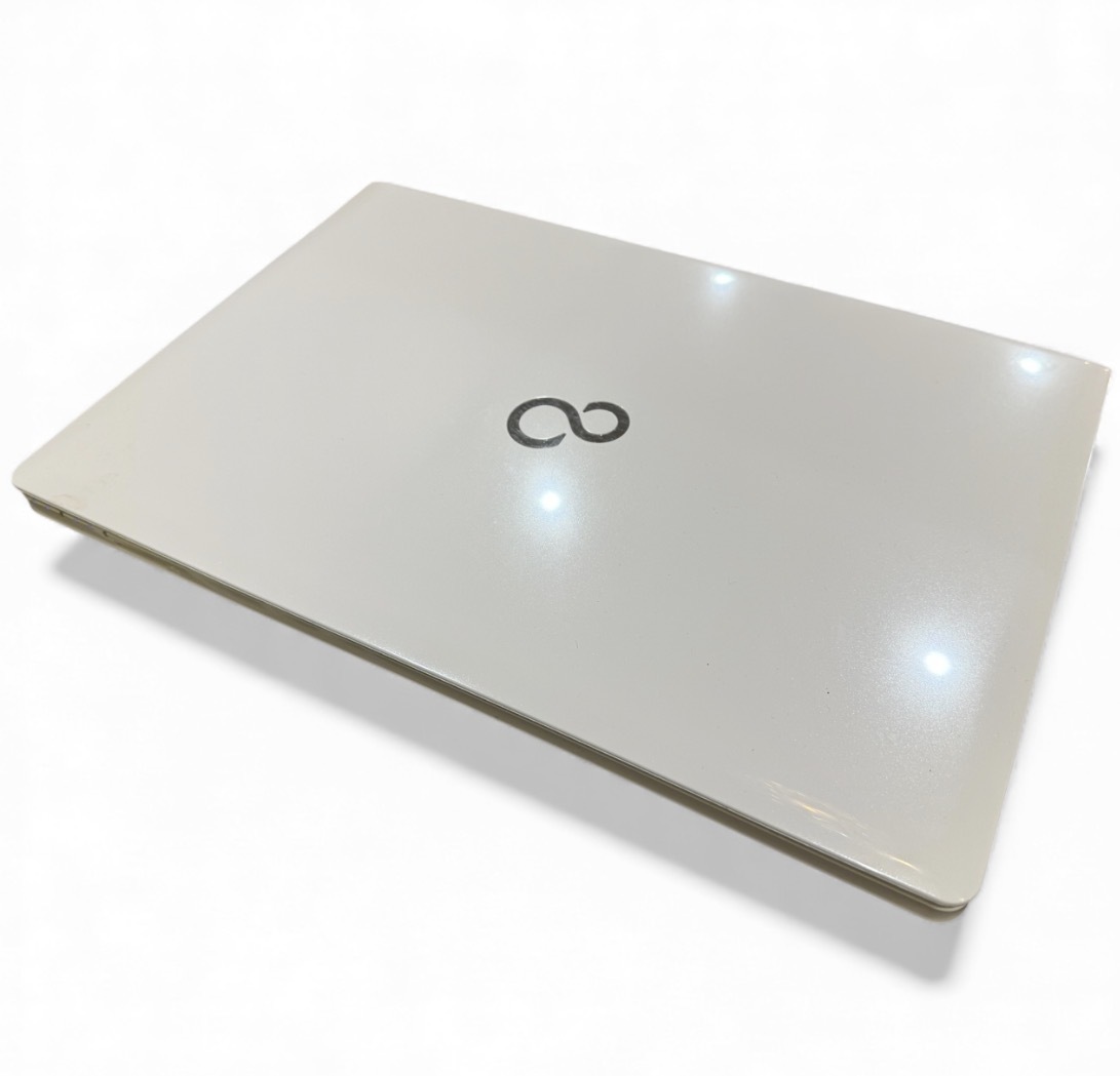 【管理101】富士通 LIFEBOOK AH41/D2 FMVA41D2W 白 Windows10 SSD 256GB 4GB AMD A4-9125 DVDスーパーマルチ搭載 officeなし_画像1