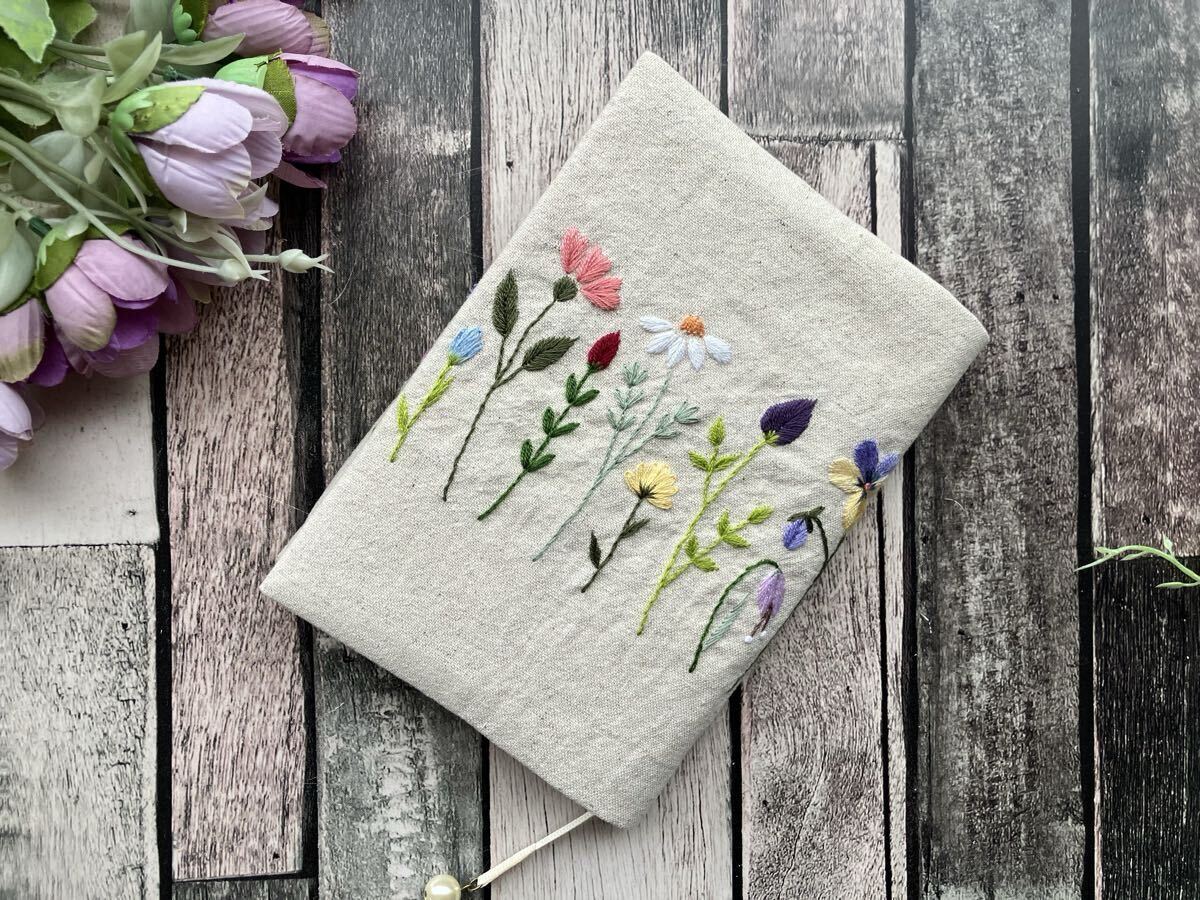 handmade. цветок. рука вышивка библиотека книга@ размер обложка для книги ручная работа в подарок! цветочный принт ....