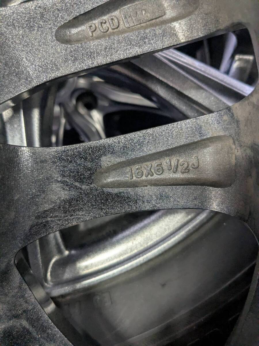 215/60R16☆ブリジストン☆VRX☆アルミホイルセット品☆ホンダヴェゼル☆４本１台分☆中古_画像9