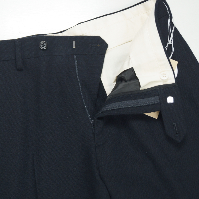 【新品・秋冬】定価2.53万 J.PRESS Jプレス《オン・オフ兼用》ジャパンツイード ホームスパン スラックスパンツ 82 濃紺 ノータック_画像4