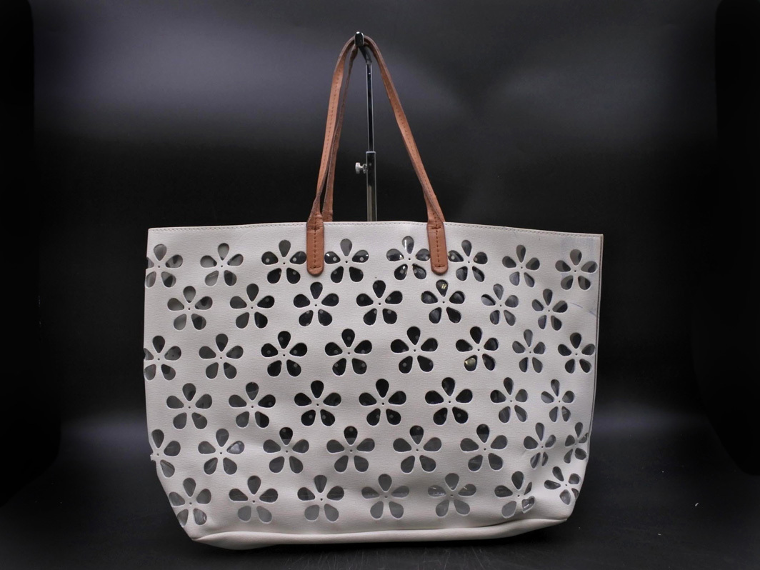 FURLA フルラ 本革 レザー 花柄 カットワーク トート バッグ オフホワイト ■■ ☆ fkb7 レディース_画像2