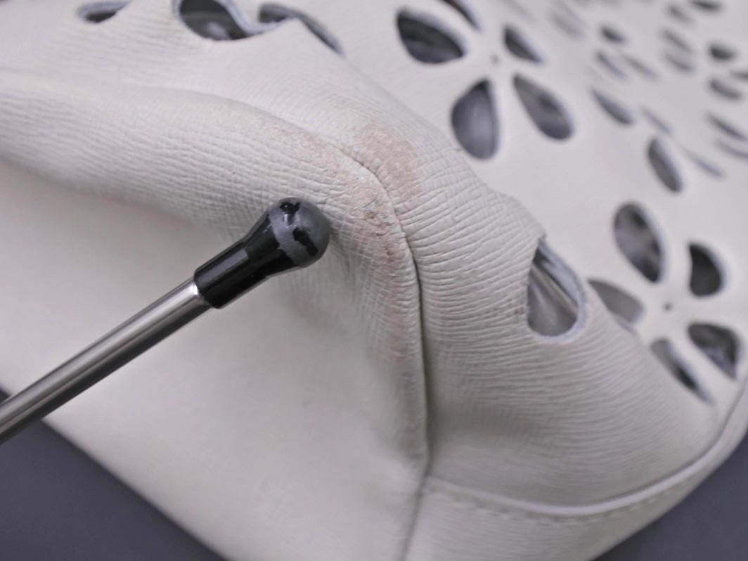 FURLA フルラ 本革 レザー 花柄 カットワーク トート バッグ オフホワイト ■■ ☆ fkb7 レディース_画像7