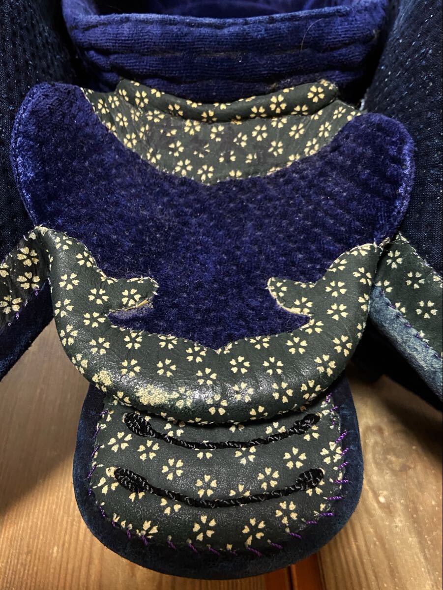 最高級総紺鹿革仕立二分手刺剣道チタン面　剣道具　剣道防具　_画像6