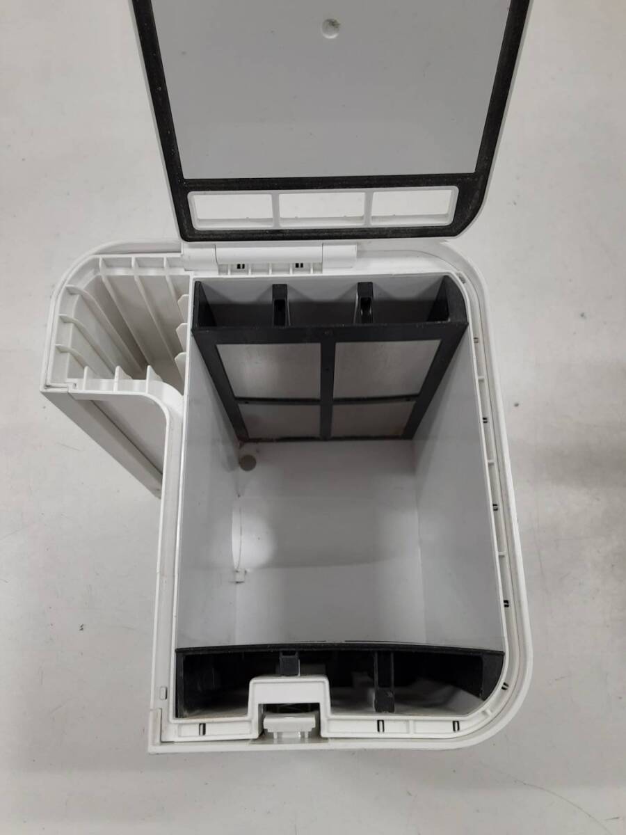 【10467 し】 ジャンク IW3241JSL Shark シャーク 掃除機 コードレスクリーナー 純正スタンド 清掃済み_画像8