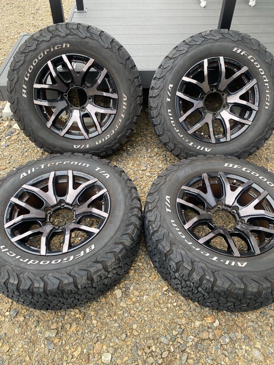 ★ RAYSレイズDAYTONAデイトナFDX-F6 17インチ★ タイヤBFGOODRICH ALL-TERRAIN　L/T 265/65R17★中古タイヤホイール付き４本セット_画像1