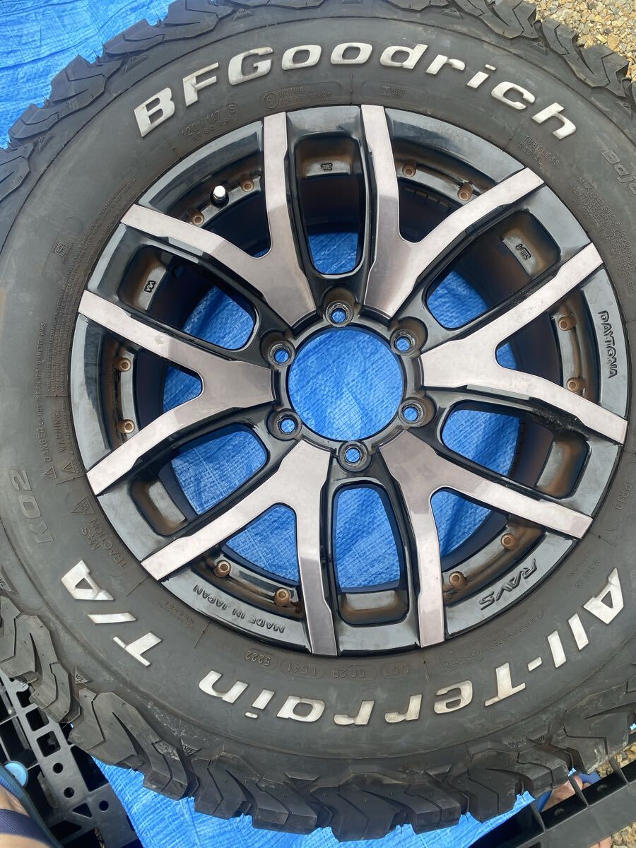 ★ RAYSレイズDAYTONAデイトナFDX-F6 17インチ★ タイヤBFGOODRICH ALL-TERRAIN　L/T 265/65R17★中古タイヤホイール付き４本セット_画像2
