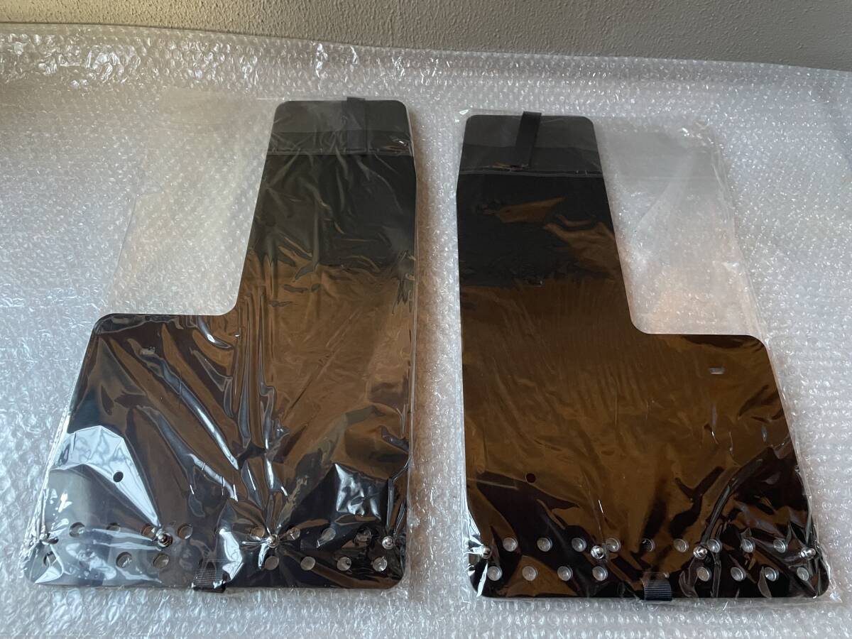 ⑧アウトレット格安出品！200系ハイエース 大型マッドフラップ ブラック 泥除け マッドガード _画像4