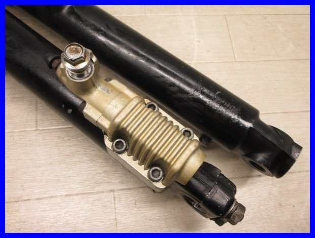 !*5S599 GSX400E GK53CD передняя вилка изгиб нет 140