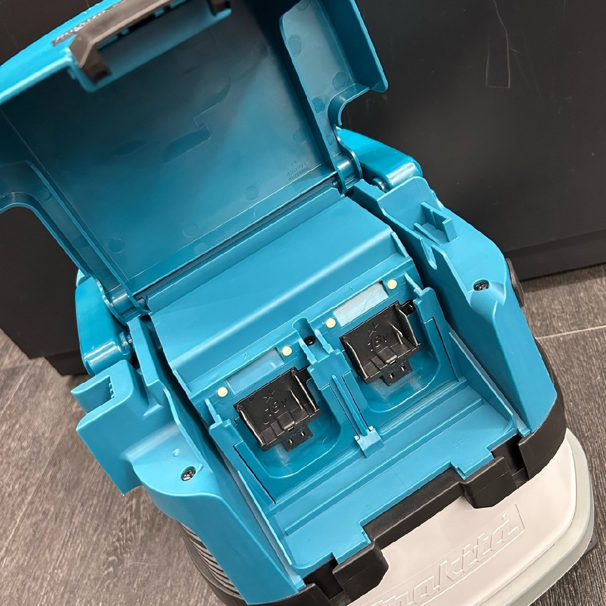 [ б/у покупка / прекрасный товар!!] Makita 36V(18V+18V) заряжающийся сборник .. машина (.. обе для )/VC862DZ[ сборник .. емкость 8L/ водоснабжение количество 6L][ максимальный . включено работа показатель 80W]