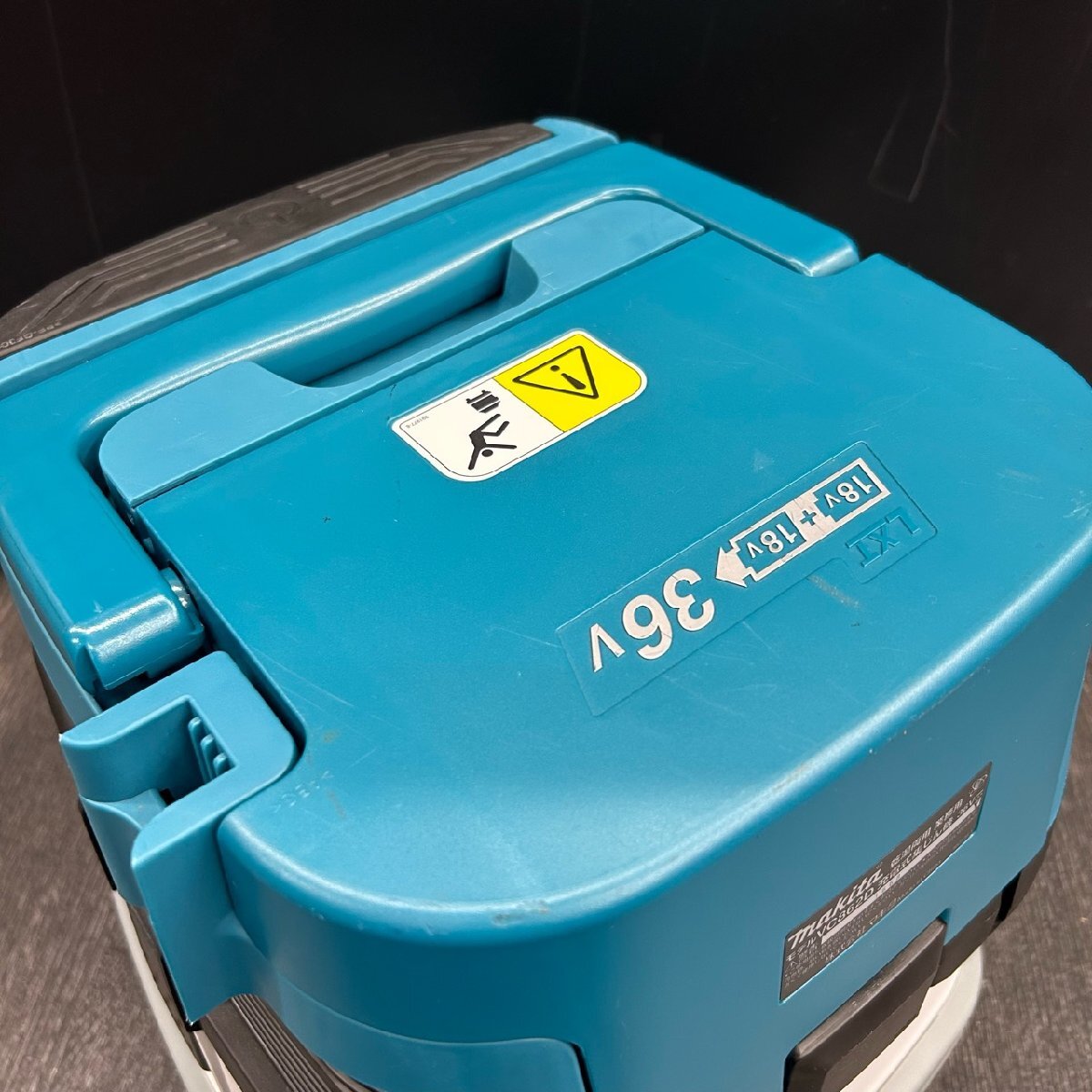 [ б/у покупка / прекрасный товар!!] Makita 36V(18V+18V) заряжающийся сборник .. машина (.. обе для )/VC862DZ[ сборник .. емкость 8L/ водоснабжение количество 6L][ максимальный . включено работа показатель 80W]