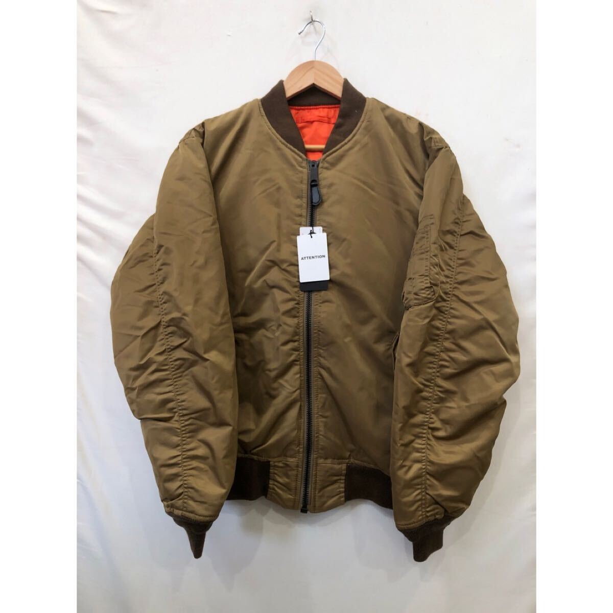 ts20251117【AVIREX】アヴィレックス フライトジャケット ナイロン XL ゴールド MA-1 COMMERCIAL エムエーワン 6102170 無地 _画像1