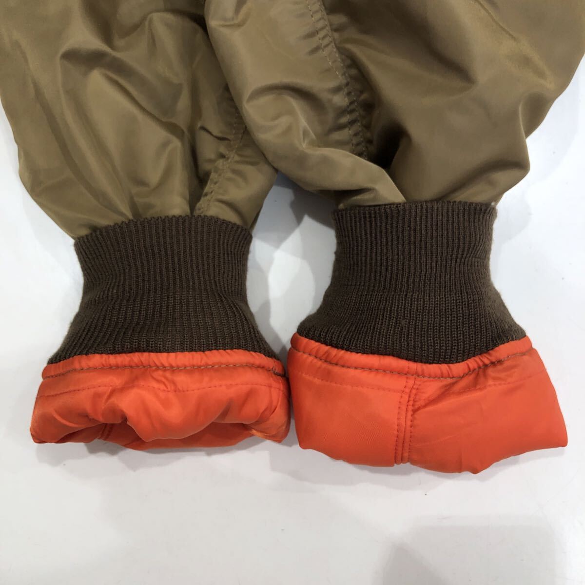 ts20251117【AVIREX】アヴィレックス フライトジャケット ナイロン XL ゴールド MA-1 COMMERCIAL エムエーワン 6102170 無地 _画像5