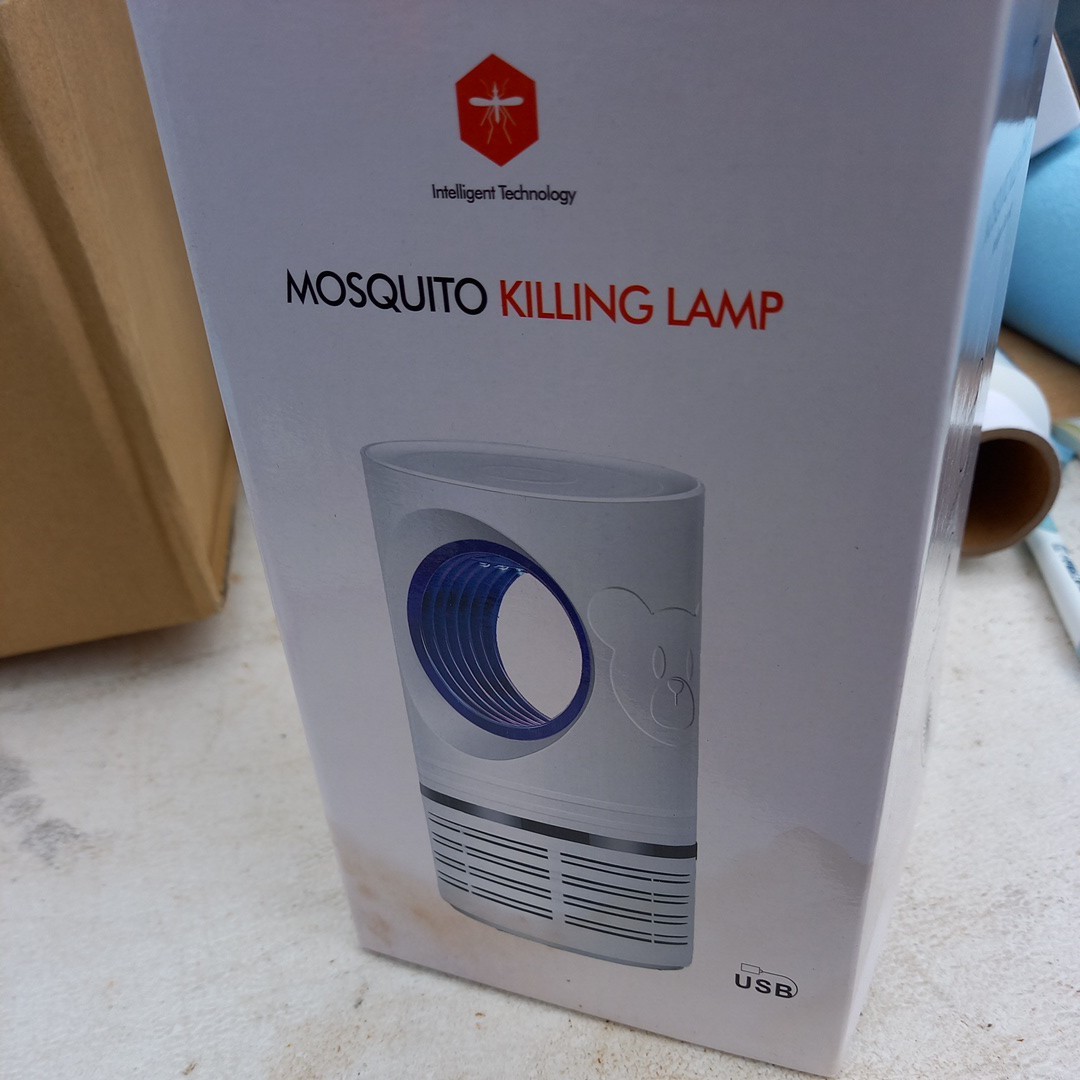 蚊取り mosquito killing lamp 未使用 箱よごれ 一点の、出品 usb ケーブル 蚊取り器 アウトドアなどに _画像2