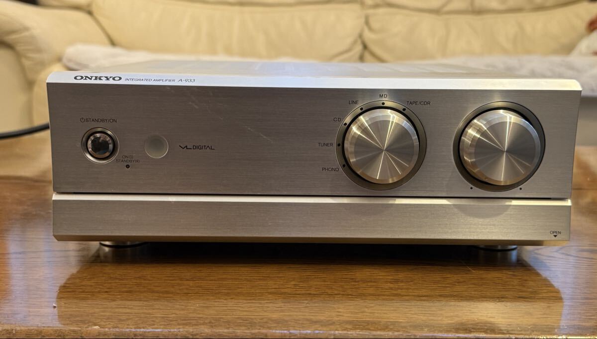 ONKYO A-933プリメインアンプ 【ジャンク:ボリューム大音量になります】_画像1