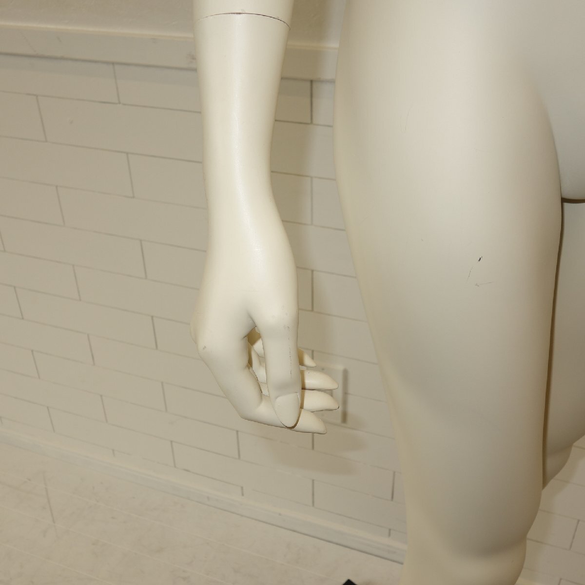 レディースマネキン 全身マネキン 腕付き　アパレル 什器 リアルマネキン ホワイト 店舗 　９号　Ｓ136_画像7