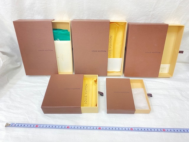 [ Louis Vuitton LOUIS VUITTON] бренд сумка для хранения коробка box бумажный пакет shopa- довольно большой . суммировать комплект 