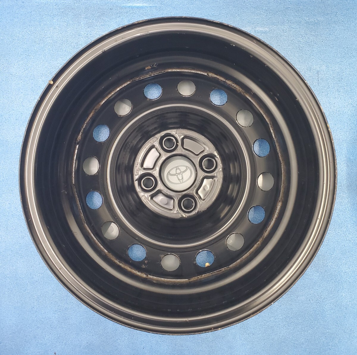 トヨタ ヤリス スチールホイール 14インチ 5.5J 4H PCD100 ホイールキャップ付き 流用可能 送料全国一律_画像6