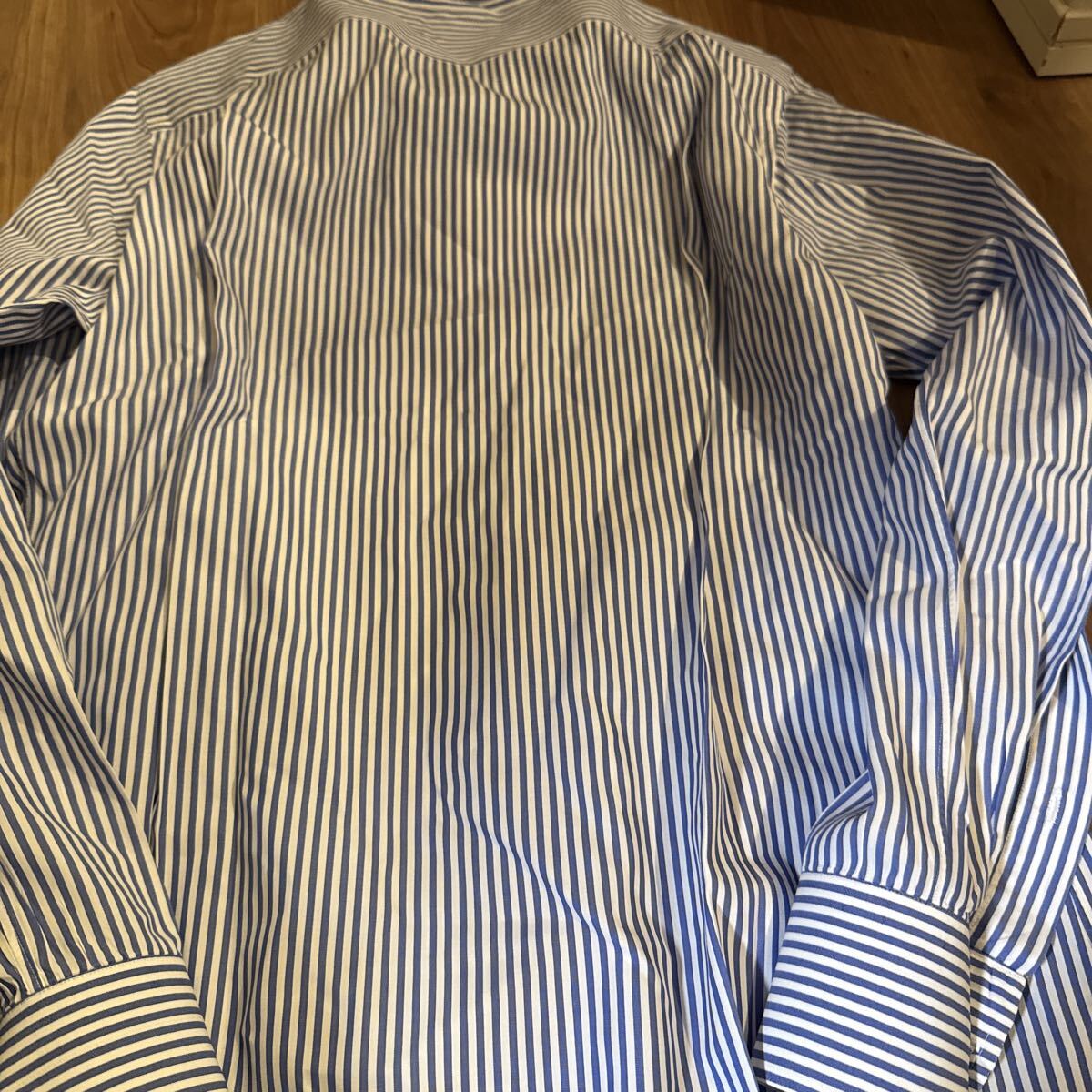 中古 LUIGI BORRELLI＜ルイジ ボレッリ＞ ドレスシャツ ロイヤルコレクション ブルーストライブ 38/15 長袖シャツ_画像8