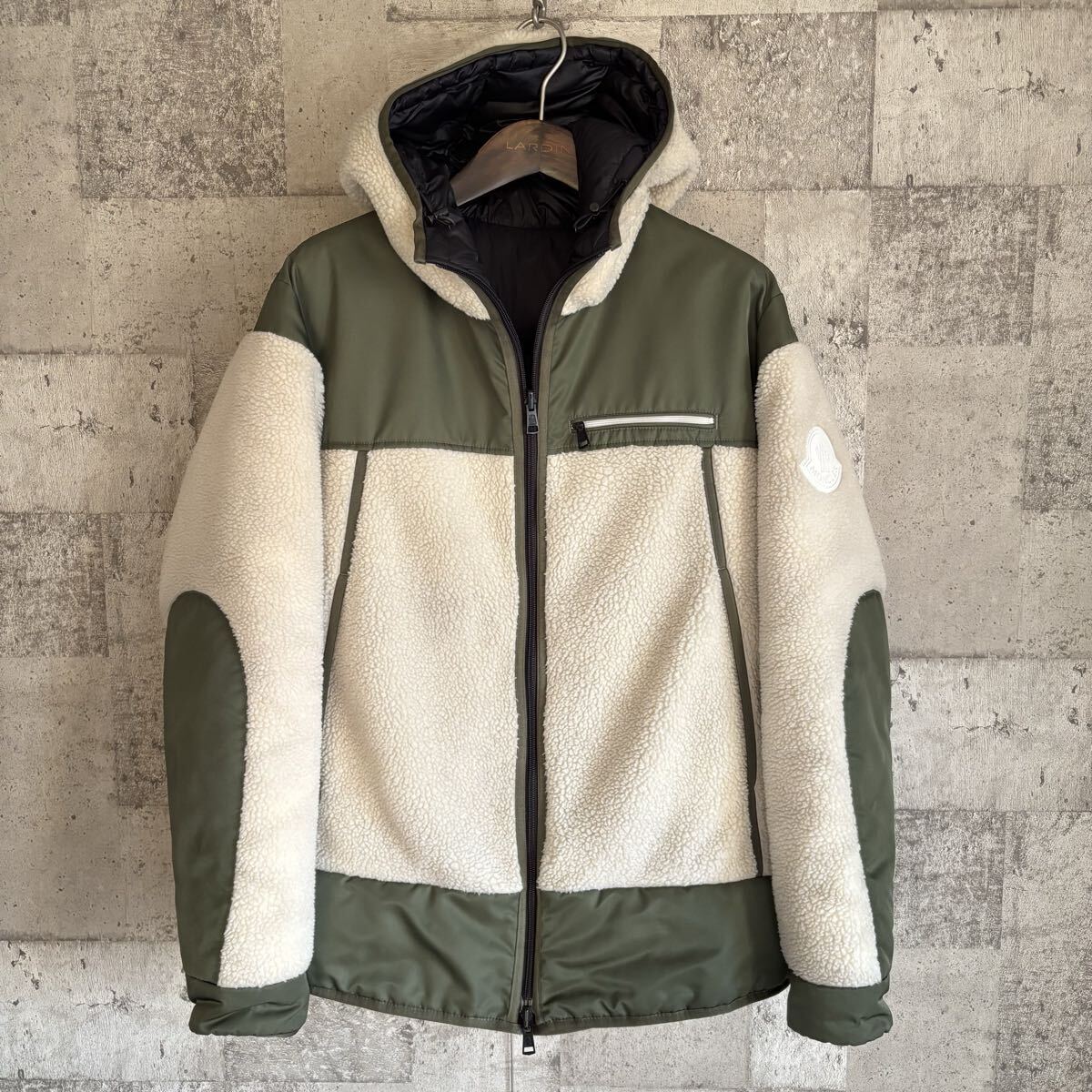 美品/送料無料) MONCLER GOUSTAN ボア/黒 リバーシブル サイズ3(L-XL) モンクレール ボアジャケット ダウンジャケット フーディー _画像1