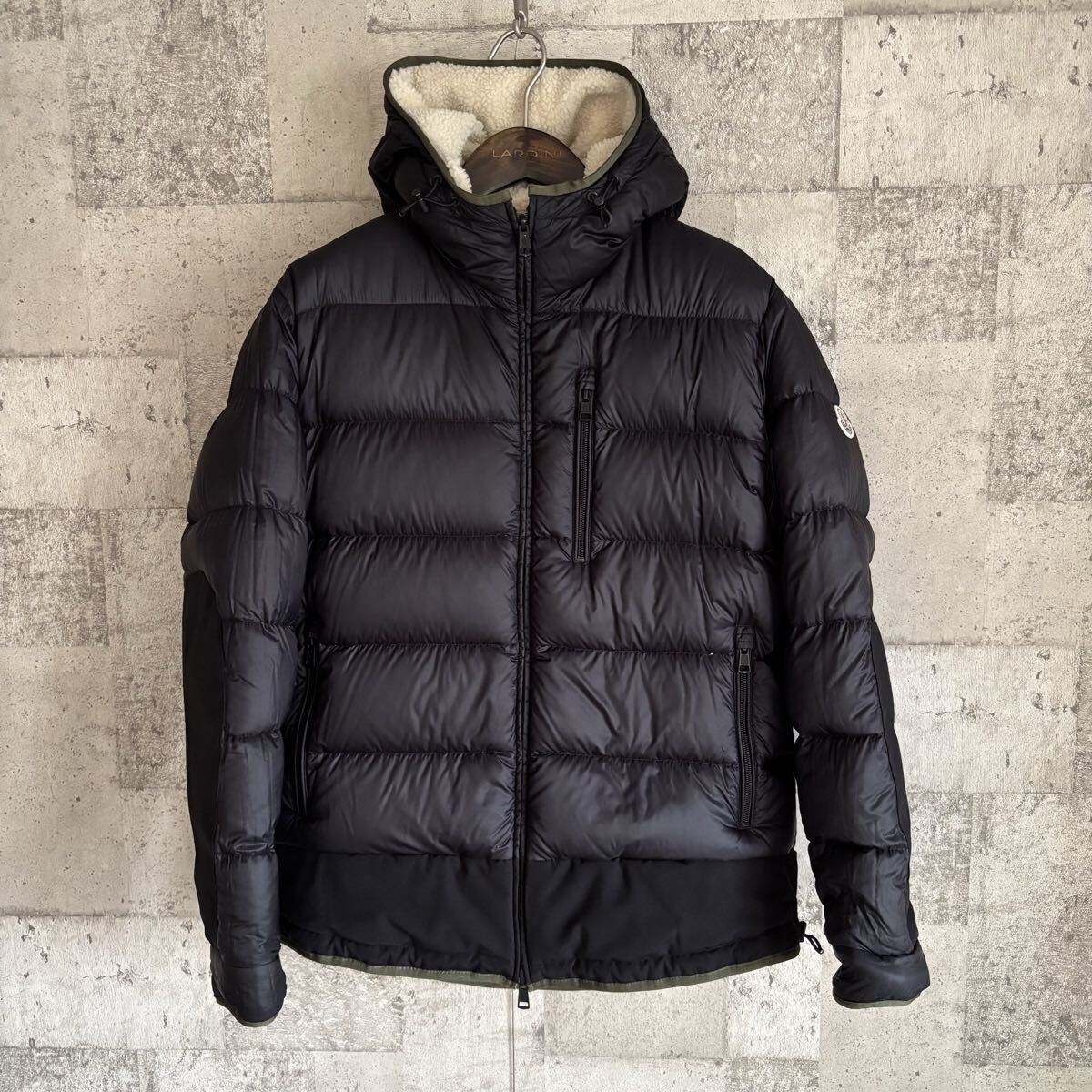 美品/送料無料) MONCLER GOUSTAN ボア/黒 リバーシブル サイズ3(L-XL) モンクレール ボアジャケット ダウンジャケット フーディー _画像2