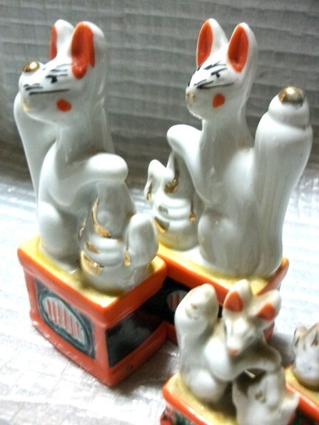 古猫】お稲荷様 狐きつね二対4体●高さ57mm・103mm●お稲荷さん 魔除け 縁起物 キツネ 陶器 アンティーク 神社_画像7
