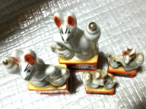 古猫】お稲荷様 狐きつね二対4体●高さ57mm・103mm●お稲荷さん 魔除け 縁起物 キツネ 陶器 アンティーク 神社_画像4