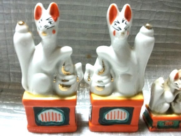 古猫】お稲荷様 狐きつね二対4体●高さ57mm・103mm●お稲荷さん 魔除け 縁起物 キツネ 陶器 アンティーク 神社_画像2