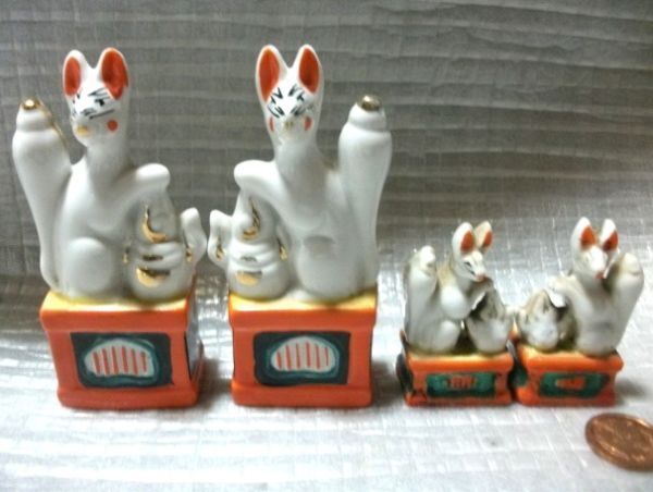 古猫】お稲荷様 狐きつね二対4体●高さ57mm・103mm●お稲荷さん 魔除け 縁起物 キツネ 陶器 アンティーク 神社_画像1