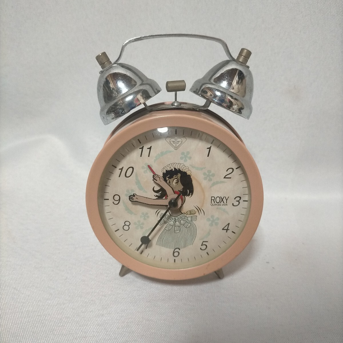アンティーク　希少　クイックシルバー　ロキシー　ROXY QUIKSILVER 誘導品　手巻き　目覚ましベル_画像1