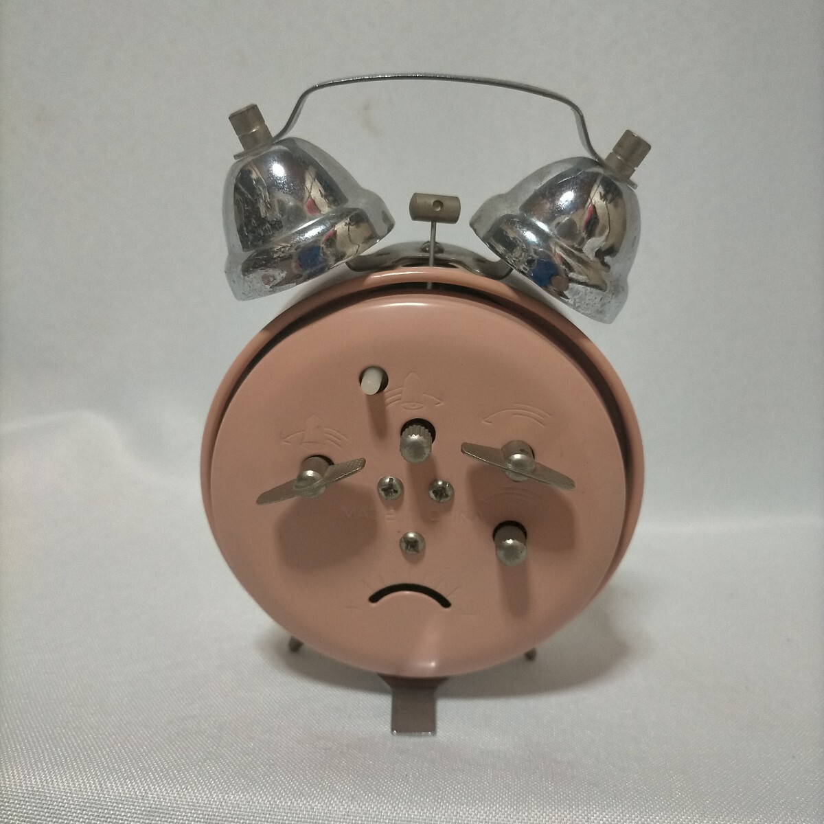 アンティーク　希少　クイックシルバー　ロキシー　ROXY QUIKSILVER 誘導品　手巻き　目覚ましベル_画像3