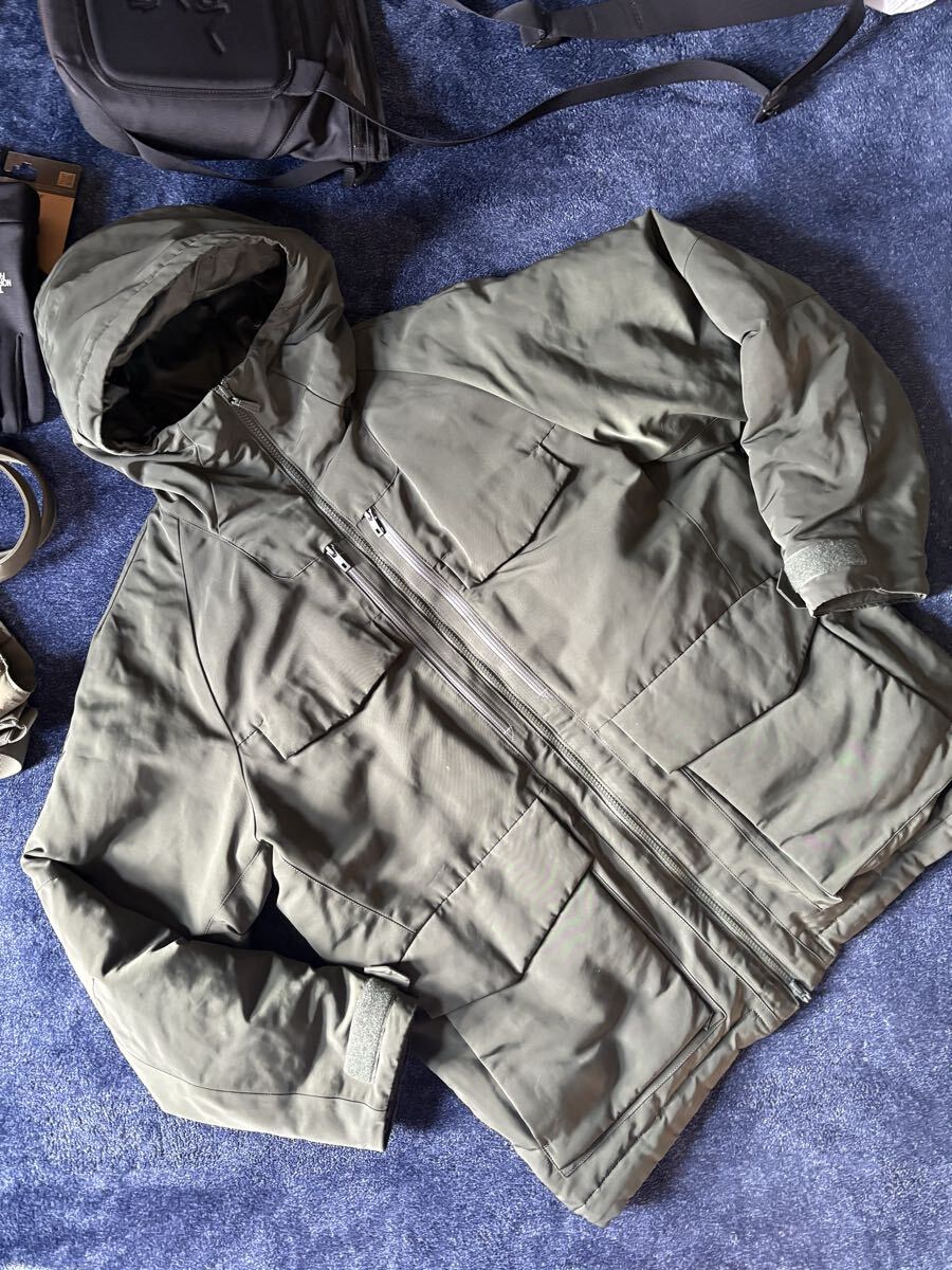 超美品 新品同様 UNIQLO × White Mountaineering ユニクロ ×ホワイトマウンテニアリング ハイブリッドダウンオーバーサイズパーカ sizeXL_画像2