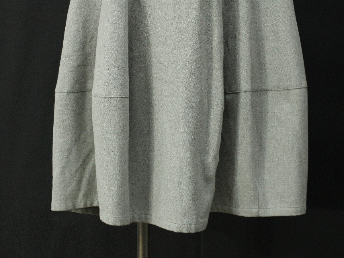 美品 t.b/センソユニコ 無地ウエストゴムミモレ丈フレアスカート 薄灰40 rm220_画像6
