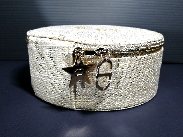 新品即決 非売品 Dior ディオール オリジナル バニティ ポーチ ゴールド 2024 ホリデー限定 ノベルティ 化粧ポーチ メイクボックス BOX zak_画像4