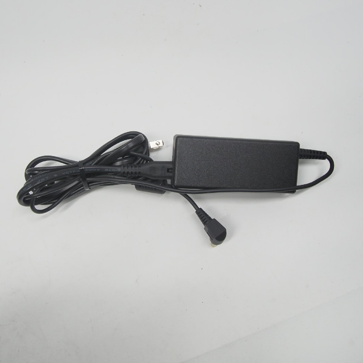 FUJITSU LIFEBOOK A576/S Core i5-6300U 2.4GHz/4GB/HDD500GB/DVDマルチ/15インチ/OS無/動作未確認【栃木出荷】_画像7