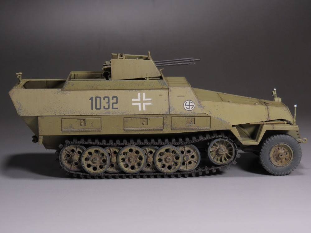AFVクラブ 1/35 Sd.kfz.251/21 ドゥリリング対空戦闘車完成品.シロート製作です.出来は良くありませんがお願いします。_画像5