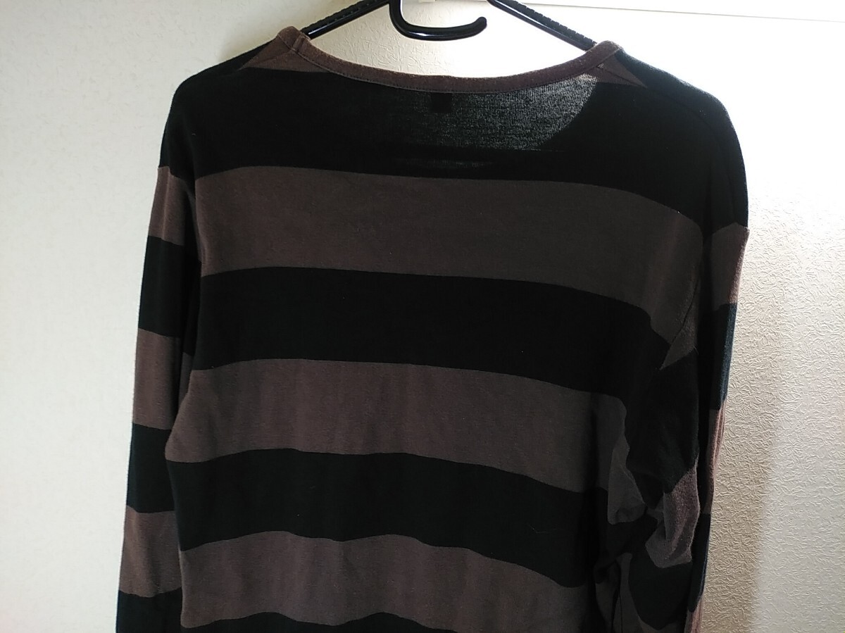 着用回数が少ない 通常の古着程度 保管品★UNIQLO★ユニクロ★ボーダー 長袖 Tシャツ★ブラウン黒　XLサイズ_画像3