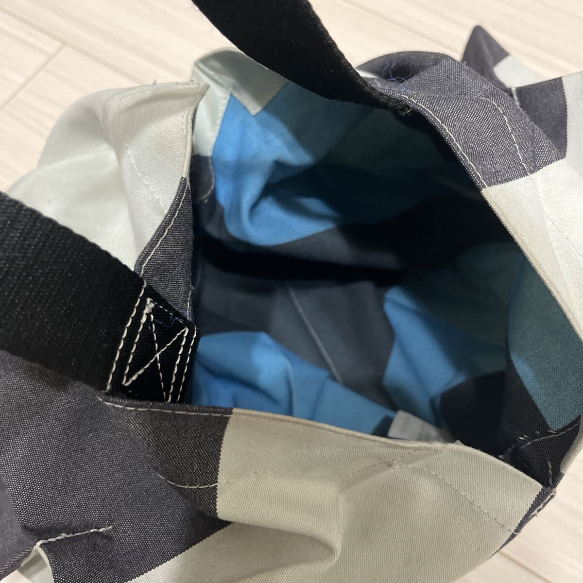 イッセイミヤケ ISSEY MIYAKE ボーダー ハンドバッグ 個性派 変形デザイン モノトーン バッグ_画像7