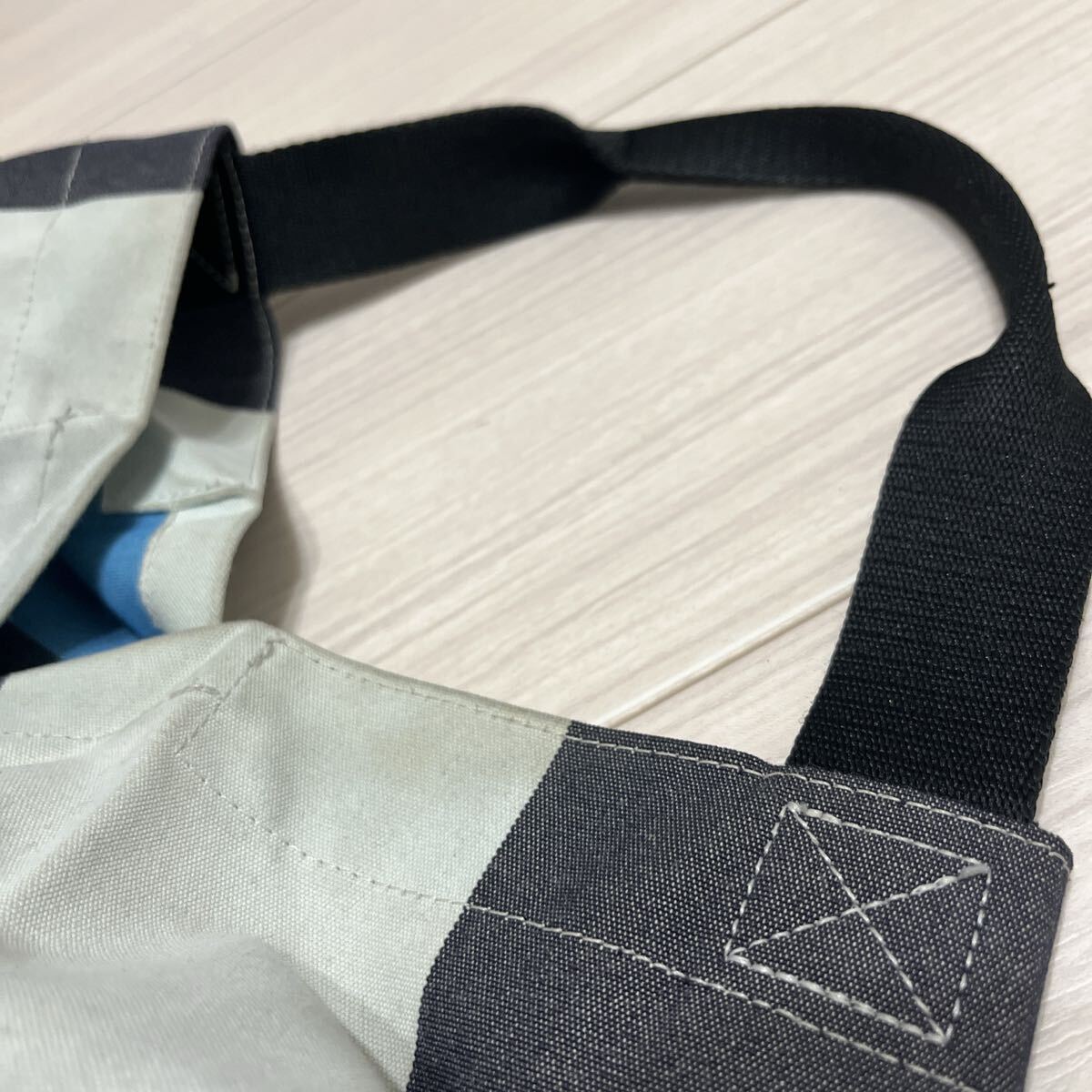 イッセイミヤケ ISSEY MIYAKE ボーダー ハンドバッグ 個性派 変形デザイン モノトーン バッグ_画像8