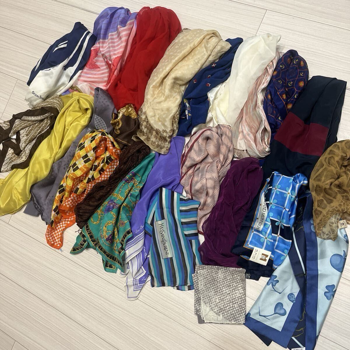 ブランドスカーフ シルクスカーフ ハンカチ まとめ売り イヴ・サンローラン セリーヌ CELINE 大判スカーフ お得 大量 日本製 タグ付きあり_画像1