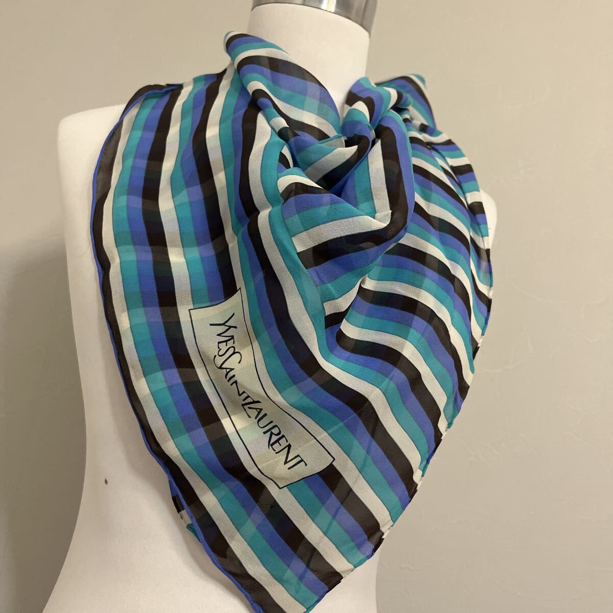 ブランドスカーフ シルクスカーフ ハンカチ まとめ売り イヴ・サンローラン セリーヌ CELINE 大判スカーフ お得 大量 日本製 タグ付きあり_画像2