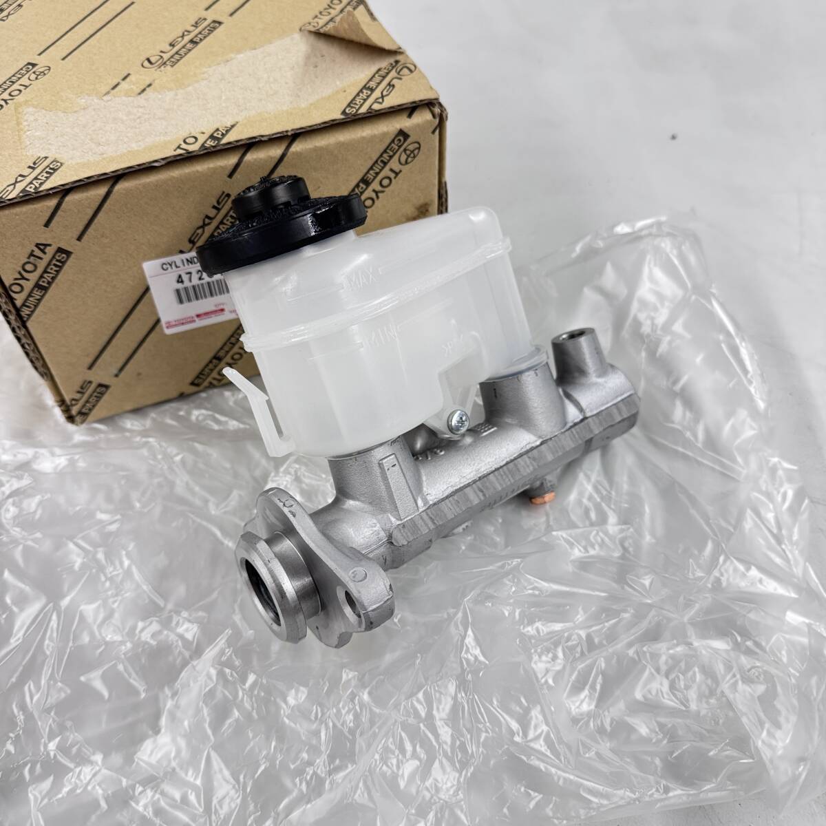 ★新品 トヨタ 純正 カローラレビン AE111 ブレーキマスターシリンダー ASSY TOYOTA AE86 TE27 KP61 流用 検索 パーツ ブレーキ_画像4