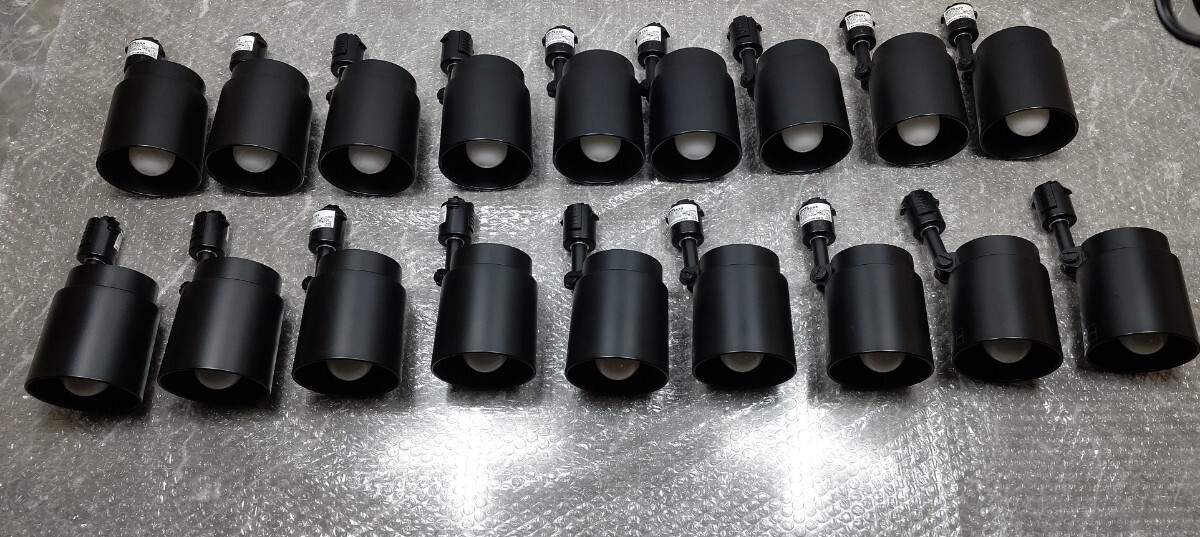 東芝ライテック TOSHIBA スポットライト18個セット LED照明器具 LEDS88002R(K) 黒 LED電球付き ①_画像1