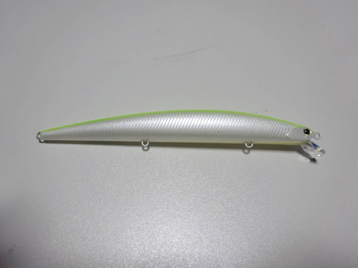 DUO タイドミノー SLD-F 145 チャートバック パール ぶっ飛び 圧倒的釣果 サーフシーバス ヒラメにも_画像3