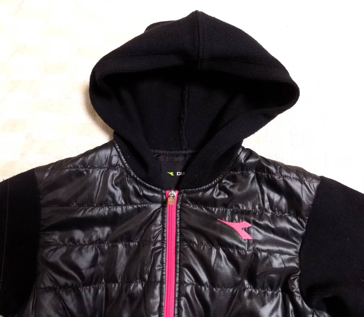 DIADORA ディアドラ　フードと袖がニット　中綿入りパーカー M (管X7）_画像4