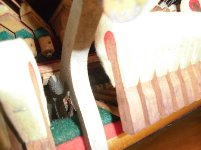 エルスナーピアノ 総アグラフ装備 最高級機種 マホガ二ー艶出し仕上げ・音色が良い 国産品 お勧め逸品 格安提供_画像3