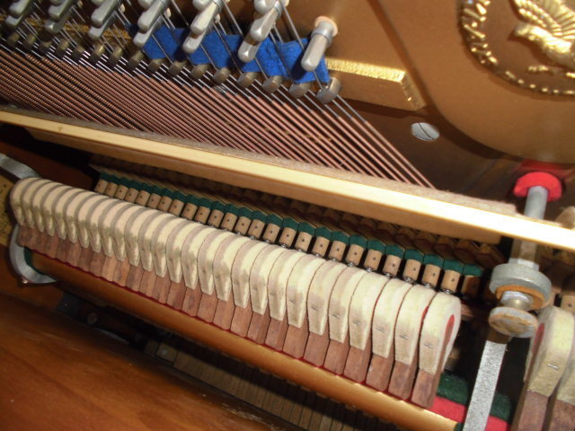 エルスナーピアノ 総アグラフ装備 最高級機種 マホガ二ー艶出し仕上げ・音色が良い 国産品 お勧め逸品 格安提供_画像4