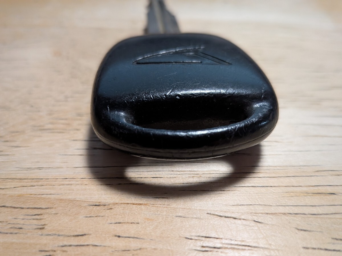 ハイゼット　アトレー　ミラ　ムーヴ等　ダイハツ　純正　キーレス　リモコン　鍵　 2ボタン　動作確認済　ネジ山潰れ_画像5