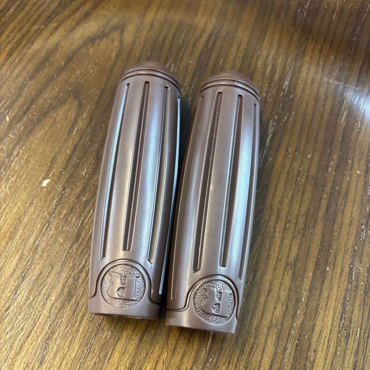 新車外し　OGKグリップ　ブラウン　左右ロング ロング_画像1